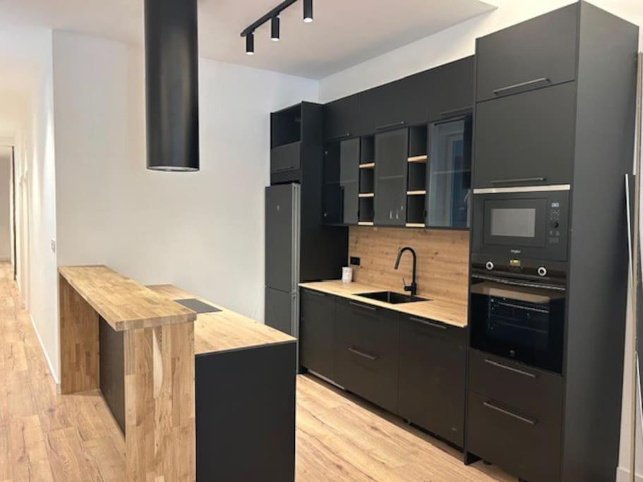 Ferienwohnung Moderno Apartamento Centrico Para 8 Personas Bilbao Exterior foto